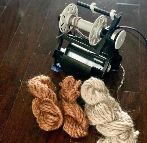 Elektrisch spinnewiel met gratis alpaca wol, Hobby & Loisirs créatifs, Rouets & Filature, Neuf, Rouet, Enlèvement ou Envoi