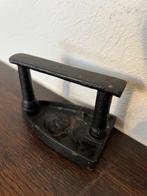 Gietijzer speelgoed miniatuur strijkijzer, Antiek en Kunst, Ophalen