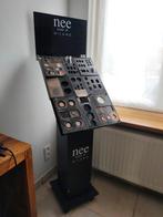 Make up stand, Enlèvement, Utilisé