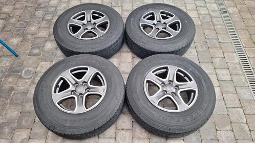 Set pneus jantes 17' jeep wrangler, Auto-onderdelen, Banden en Velgen, Band(en), All Season, 17 inch, 245 mm, Terreinwagen, Gebruikt