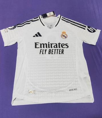 Maillot du foot Real Madrid kylian. disponible aux enchères