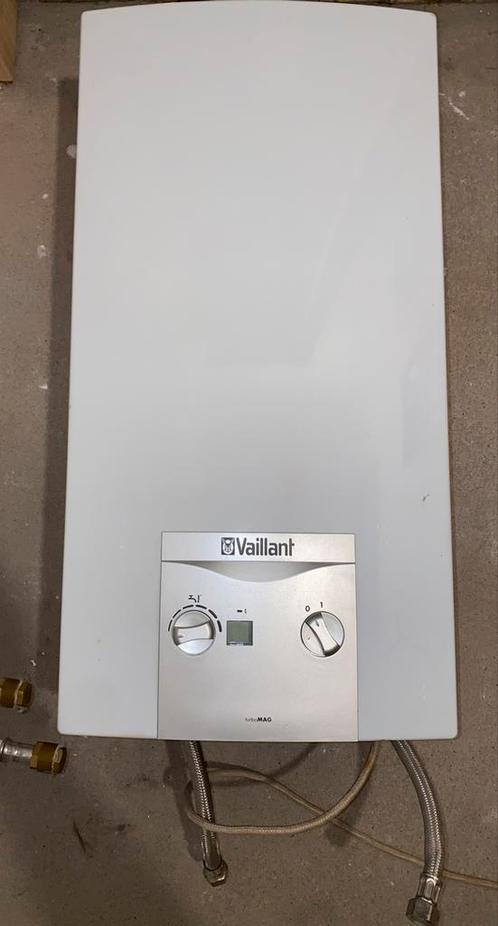 Vaillant doorstromer, Doe-het-zelf en Bouw, Chauffageketels en Boilers, Gebruikt, Boiler, Aardgas, 3 t/m 5 jaar oud, Terugslagbeveiliging (TTB)