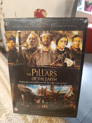 The Pillars of the Earth    4 dvd  sealed beschikbaar voor biedingen