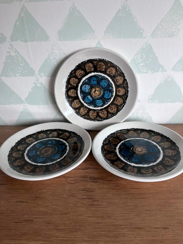 Biltons - 3 bordjes retro, Antiquités & Art, Antiquités | Services (vaisselle) pièces, Enlèvement ou Envoi