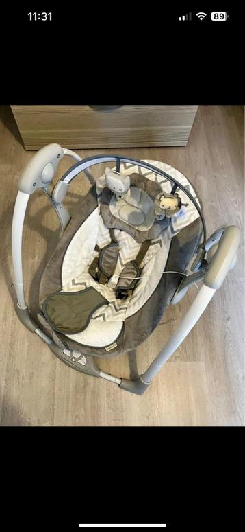 Elektrische babyschommel beschikbaar voor biedingen