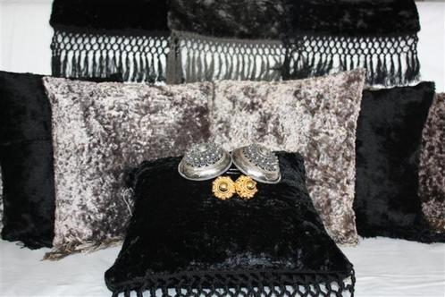 Klederdracht Zeeuws kussentje 30 x 30 cm €.15,00 Nieuw, Huis en Inrichting, Woonaccessoires | Kussens, Nieuw, Overige kleuren