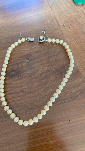 Parelketting Nog van mijn moeder beschikbaar voor biedingen