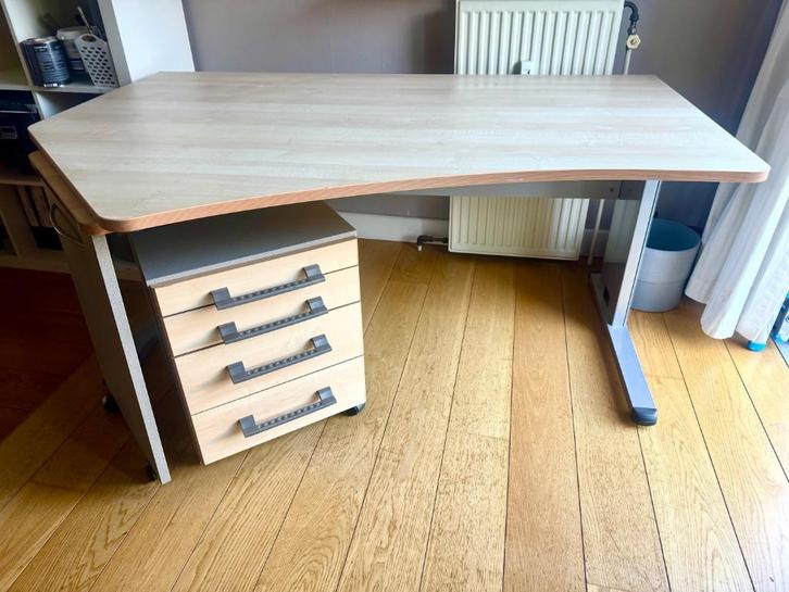 Bureau, Huis en Inrichting, Bureaus, Zo goed als nieuw, Bureau, Ophalen