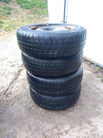 Pneus hiver + jantes 175/65/R14 beschikbaar voor biedingen