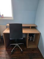 2 bureaus te koop en 1 bureaustoel, Enlèvement