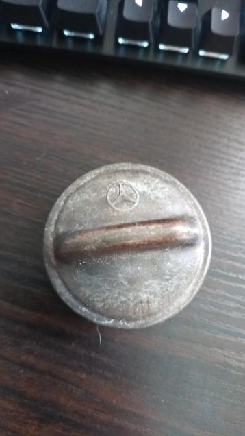 Mercedes metalen tankdop (classics) beschikbaar voor biedingen