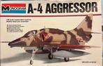 Monogram 1/48 A-4 Agressor Skyhawk, Hobby en Vrije tijd, Modelbouw | Vliegtuigen en Helikopters, Overige merken, Groter dan 1:72