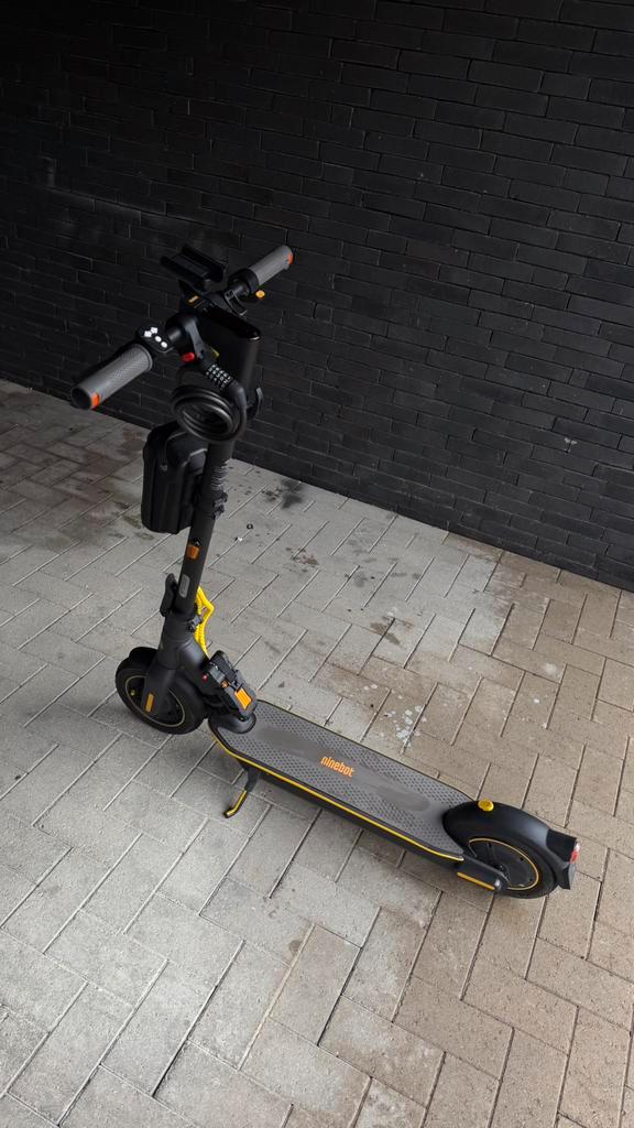 Ninebot G30E E-step – topstaat + veel extra’s!, Fietsen en Brommers, Steps, Zo goed als nieuw, Elektrische step (E-scooter), Ophalen