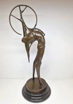 Modern abstract bronzen sculptuur Sagittarius, U. Boccioni., Ophalen of Verzenden