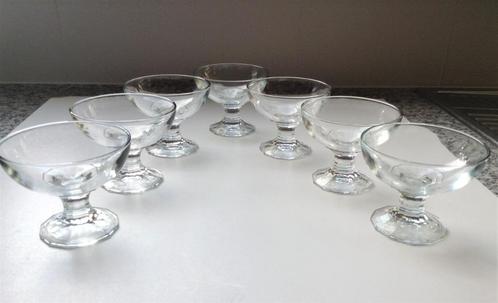 7 Vintage Reims dessert- of ijscoupes, Huis en Inrichting, Keuken | Servies, Zo goed als nieuw, Glas of Glazen, Effen, Glas, Ophalen of Verzenden