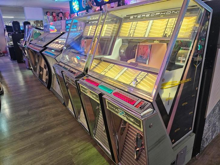 Seeburg Channel 222, Collections, Machines | Jukebox, Comme neuf, Seeburg, 1950 à 1960, Avec singles, Enlèvement