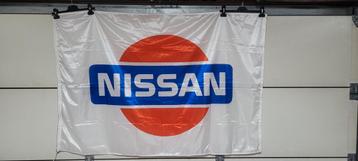Nissan logo vlag beschikbaar voor biedingen