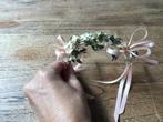 Oud bloemenkroontje voor antieke pop, Antiek en Kunst, Ophalen of Verzenden