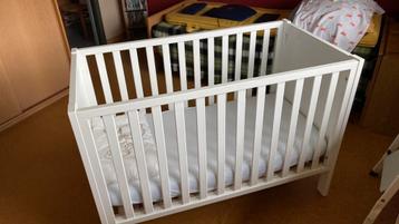 Babbybedje Troll in goede staat met matras  beschikbaar voor biedingen