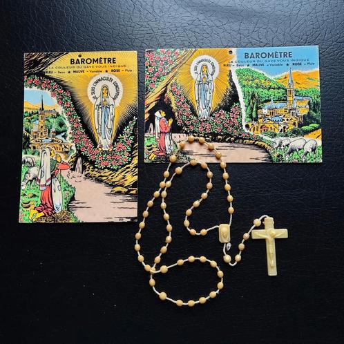 2 barometerpostkaarten van Lourdes + paternoster., Antiek en Kunst, Antiek | Religieuze voorwerpen, Ophalen of Verzenden