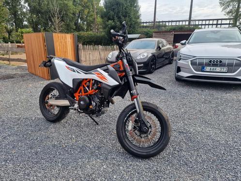 Ktm smc 690 R met vele extra's!!!!, Motoren, Motoren | KTM, Bedrijf, Naked bike, meer dan 35 kW, 2 cilinders, Motorrijbewijs A