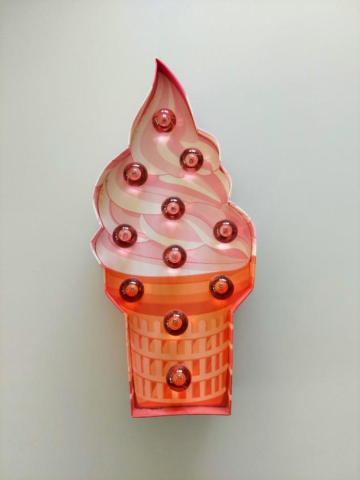 Ice Cream Marquee Light Sunnylife, Huis en Inrichting, Lampen | Overige, Zo goed als nieuw, Ophalen of Verzenden