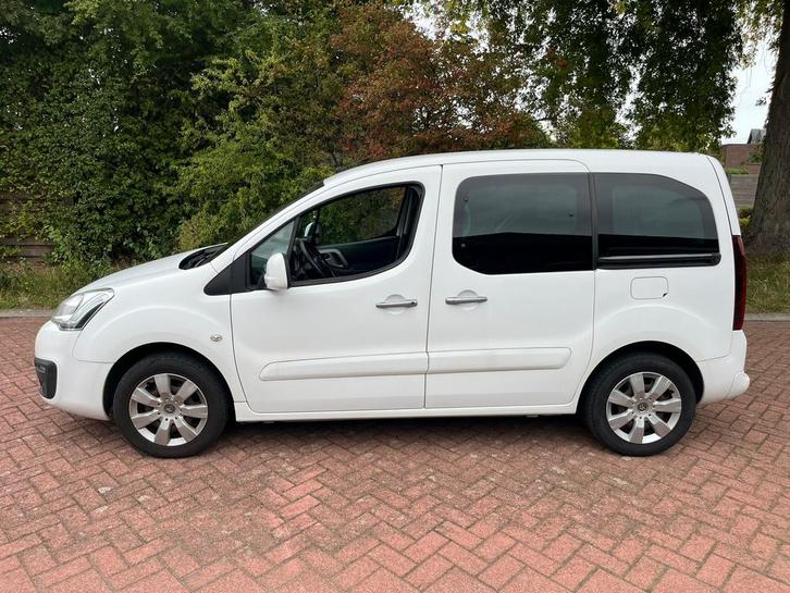 Citroen Berlingo 1.6 HDI 54.000 km invalidenuitrusting 2017, Auto's, Citroën, Particulier, Te koop, Berlingo, Aangepast voor mindervaliden