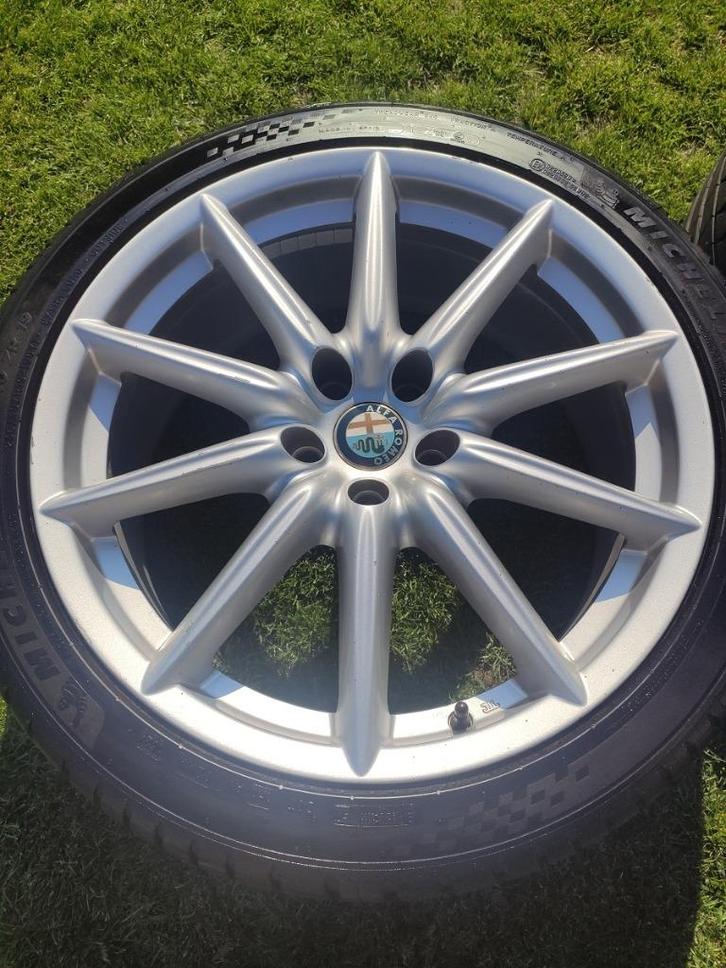 4x Alfa Romeo 19" TI velgen + Michelin Pilot Sport 5 banden, Auto-onderdelen, Banden en Velgen, Banden en Velgen, Zomerbanden