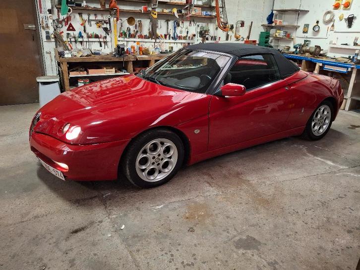 prachtige alfa spider complete historiek aanwezig, Autos, Alfa Romeo, Particulier, Spider, Essence, Cabriolet, 2 portes, Boîte manuelle