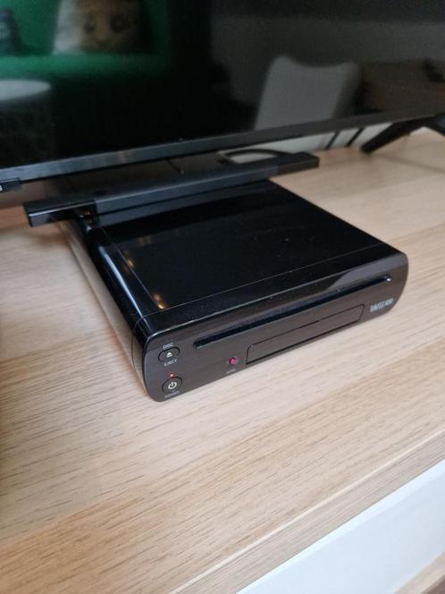WiiU console met gamepad Wii remotes 10 games en accessoires, Games en Spelcomputers, Spelcomputers | Nintendo Wii U, Zo goed als nieuw