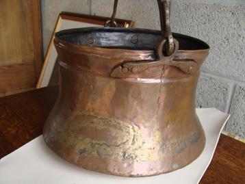 Chaudrons cuivre avec anse, vintage beschikbaar voor biedingen