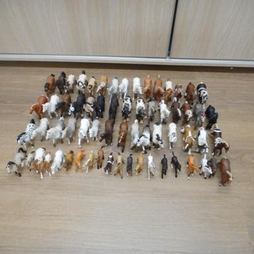 65 verschillende schleich paarden beschikbaar voor biedingen