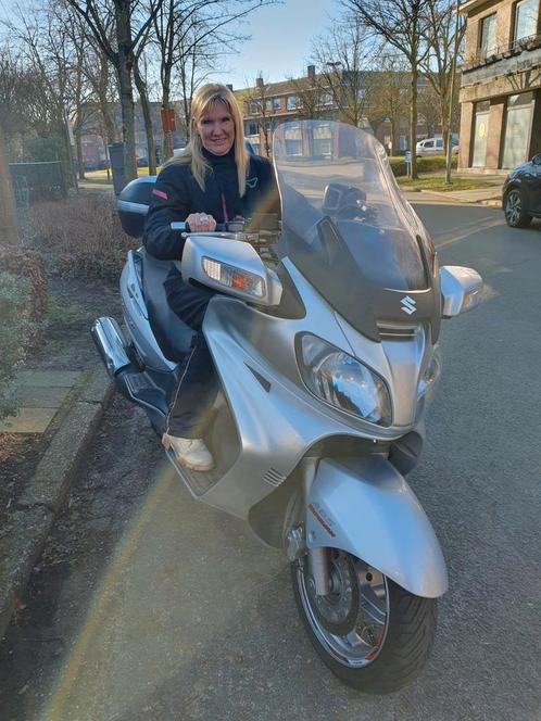 Zeer goede burgman 650 2006, Motoren, Motoren | Suzuki, Particulier, Scooter, meer dan 35 kW, 2 cilinders, Ophalen