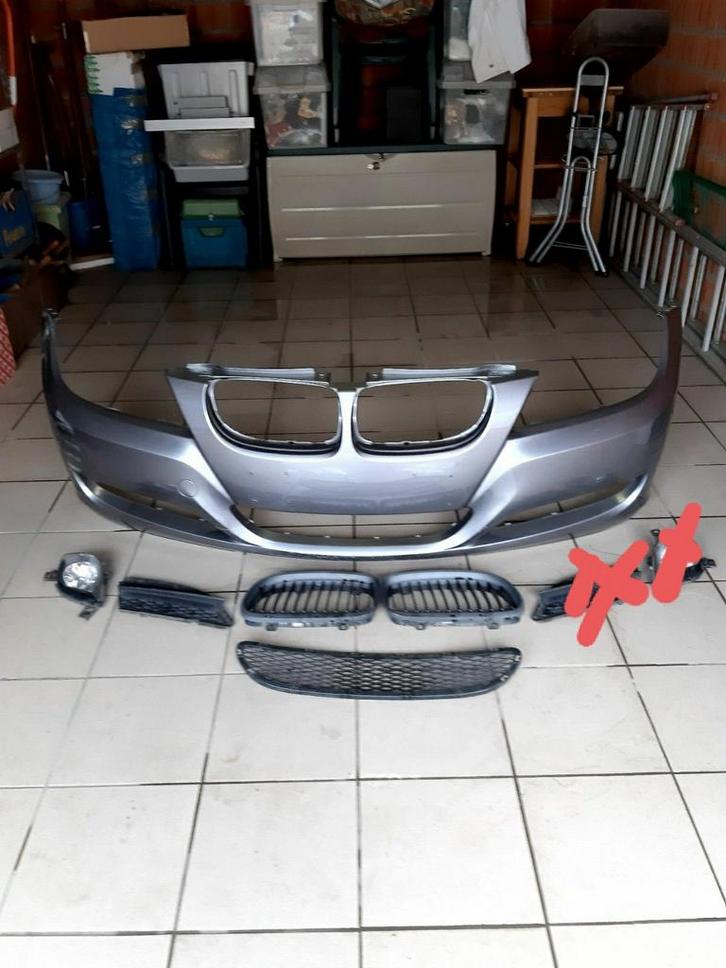 Voorbumper BMW E90 van 2010 geen pdc of ruitensproeiergaten, Auto-onderdelen, Carrosserie, Bumper, BMW, Voor, Gebruikt, Ophalen of Verzenden