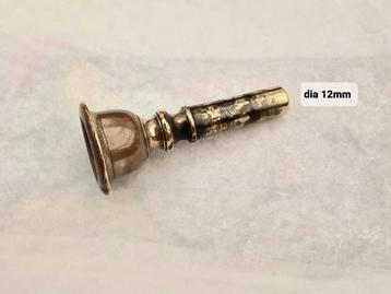 Oud bronzen mondstuk voor trompet.  beschikbaar voor biedingen
