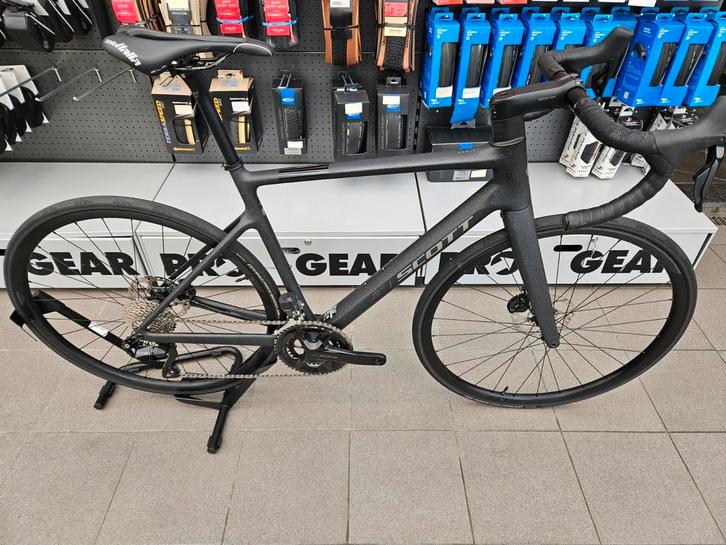 Scott Addict 40 Di2 M 2025, Fietsen en Brommers, Fietsen | Racefietsen, Carbon, Ophalen of Verzenden