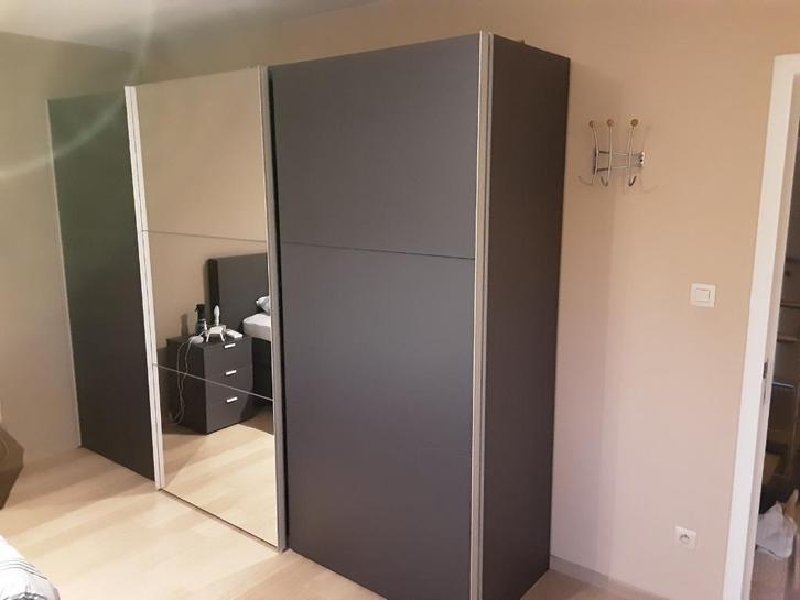 kleerkast te koop, Huis en Inrichting, Kasten | Kleerkasten, Zo goed als nieuw, 200 cm of meer, 200 cm of meer, 50 tot 75 cm, Met deur(en)