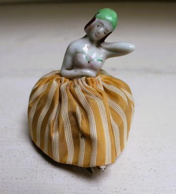 Demi-poupée Antique En Porcelaine - coussin à épingles