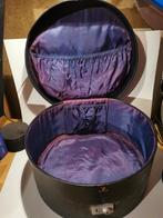 Boîte à chapeaux ancienne, Envoi