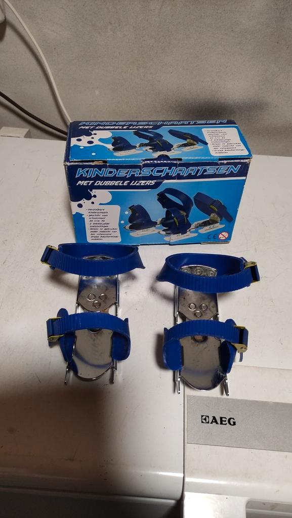 Botjes leer schaatsen kinder schaatsen dubbele glijders, Sports & Fitness, Patinage, Utilisé, Autres types, Enlèvement ou Envoi