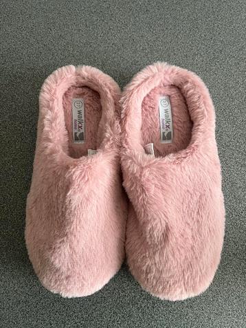 Roze pantoffels - maat 37 beschikbaar voor biedingen