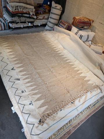 nieuw berbertapijt 260x150 beschikbaar voor biedingen