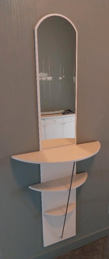 TE KOOP : Hoge spiegel met legplankjes, wit/chroom, Huis en Inrichting, Woonaccessoires | Spiegels, Gebruikt, Minder dan 50 cm