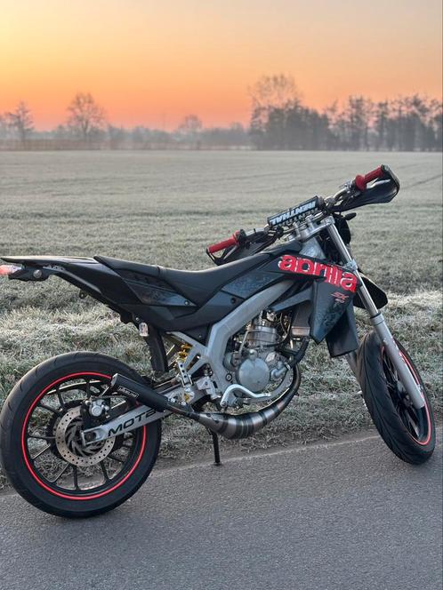 Aprilia sx50 MOET NU WEG, Fietsen en Brommers, Scooters | Aprilia, Zo goed als nieuw, Klasse B (45 km/u), Ophalen