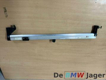 Zonwering Links achter BMW 5-serie Touring E39 8208705 beschikbaar voor biedingen