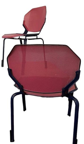 Twee industriële metalen design stoelen jaren '80 beschikbaar voor biedingen