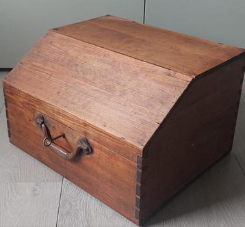 Coffre ancien en bois, première moitié du XIXe siècle,, Enlèvement ou Envoi
