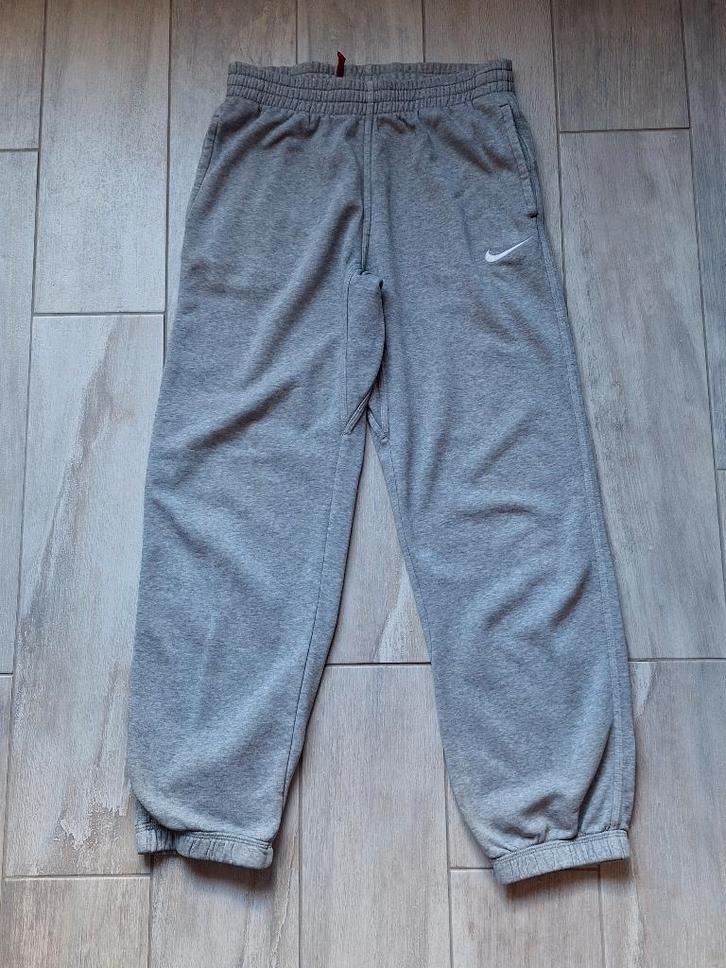 ★ M152 - Sportbroek Nike, Kinderen en Baby's, Kinderkleding | Maat 152, Gebruikt, Jongen, Broek, Ophalen of Verzenden