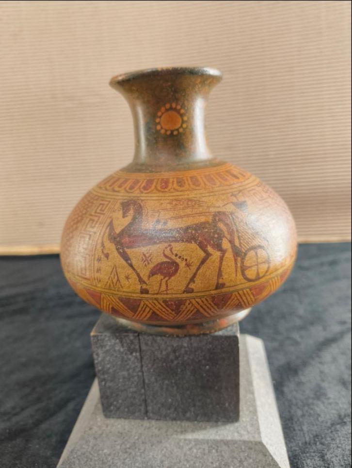 Vaas genaamd “Aryballus”  replika, Antiek en Kunst, Curiosa en Brocante, Ophalen of Verzenden
