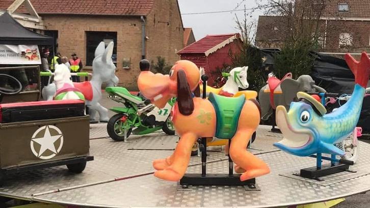 Zeldzame draaimolen 10 minuten montage 4 m, Hobby en Vrije tijd, Feestartikelen | Verhuur, Ophalen